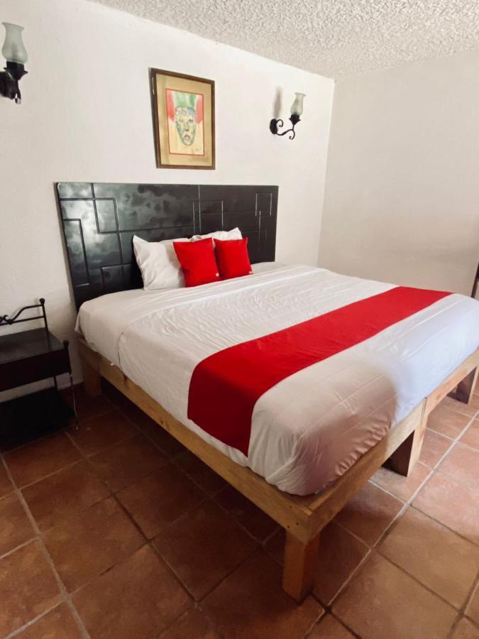 Hotel De Cervantes San Sebastian del Oeste Bagian luar foto