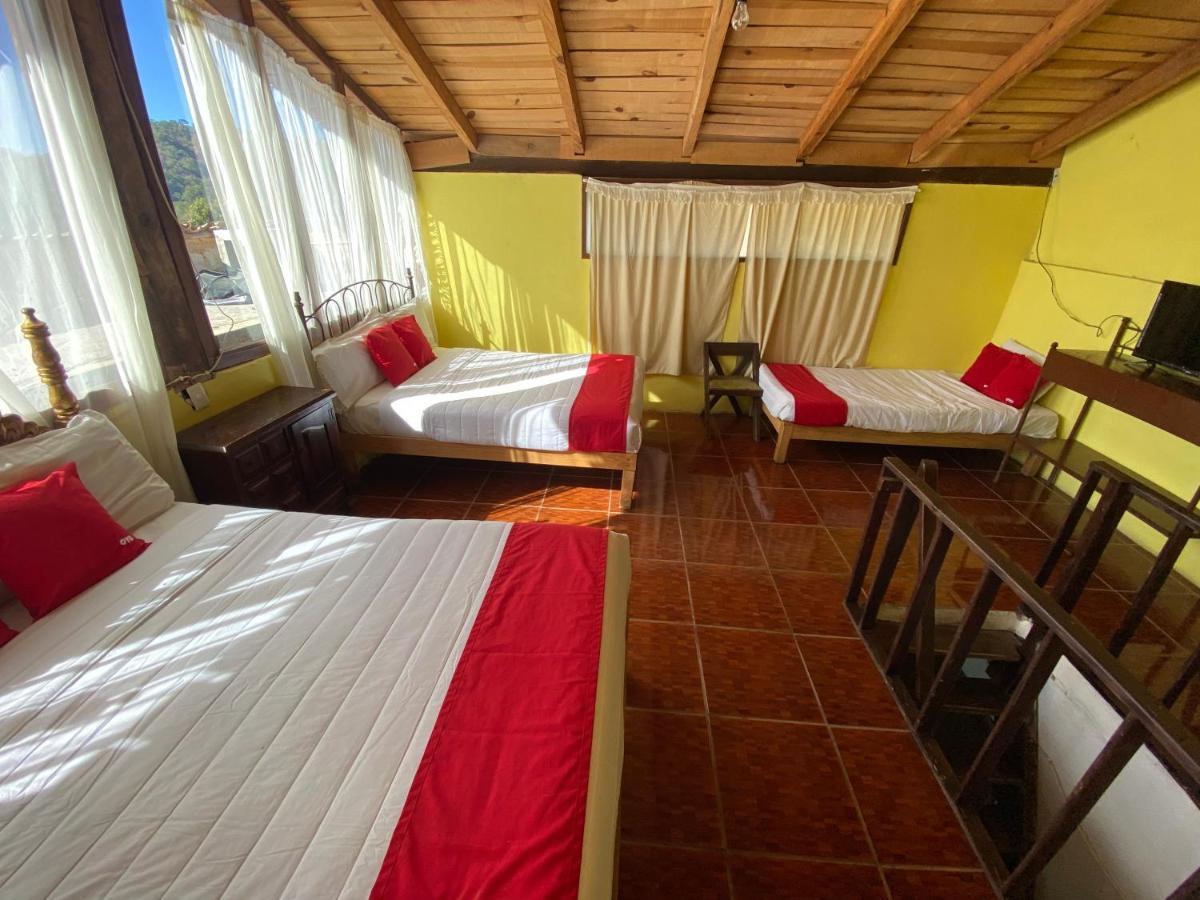 Hotel De Cervantes San Sebastian del Oeste Ruang foto